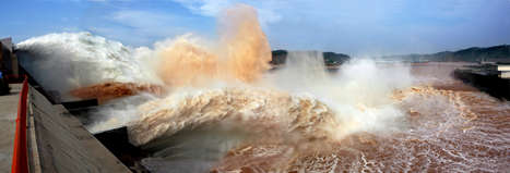 黃河小浪底觀(guān)瀑游客再創(chuàng)新高 超10萬(wàn)人次