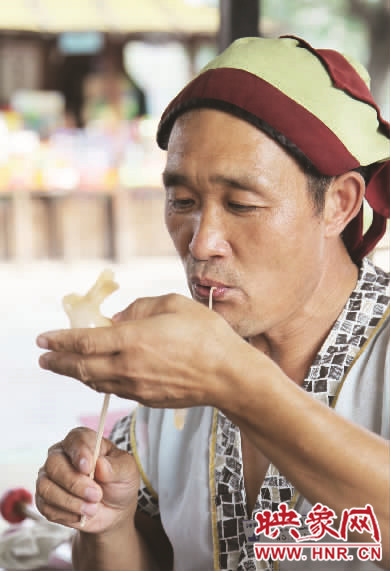 清園奇人馬大吹"我不是賣(mài)糖人的,我是賣(mài)藝術(shù)的"