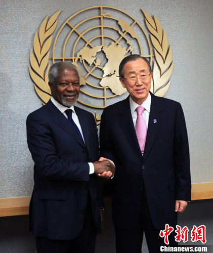 當?shù)貢r間2月29日，前任聯(lián)合國秘書長科菲·安南抵達紐約聯(lián)合國總部，與現(xiàn)任聯(lián)合國秘書長潘基文就敘利亞問