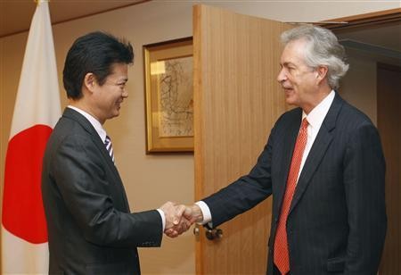 10月15日上午，日本外相玄葉光一郎與到訪的美國(guó)常務(wù)助理國(guó)務(wù)卿伯恩斯在日外務(wù)省舉行了會(huì)談。