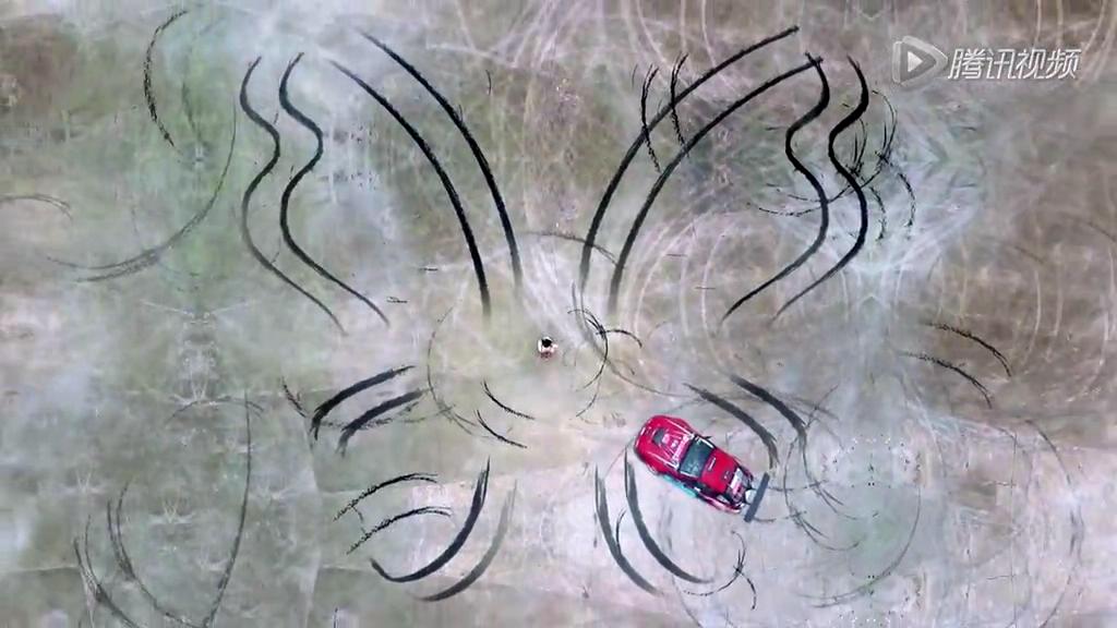 真人版“藤原拓?！崩@美女飄移輪印畫(huà)蝴蝶