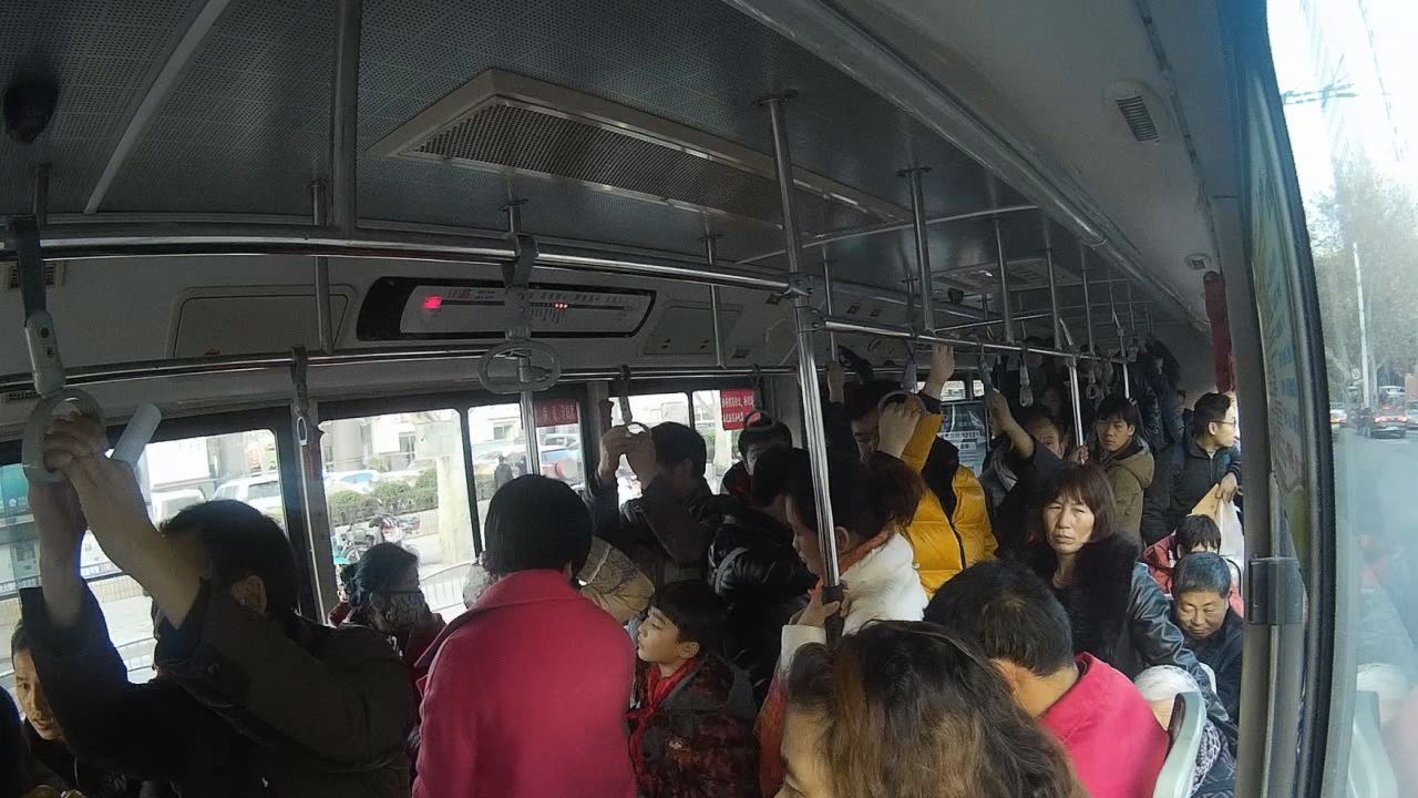 陌生人向你借手機(jī) 給嗎？