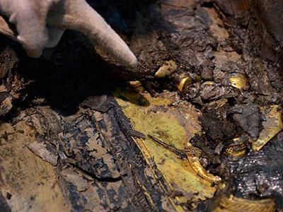 西漢?；韬钅箍脊牛菏赚F(xiàn)金板金餅