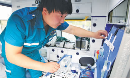 每個比賽，醫(yī)護人員都會提前出現(xiàn)