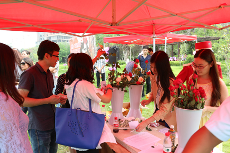 號(hào)牌、玫瑰一個(gè)不能少