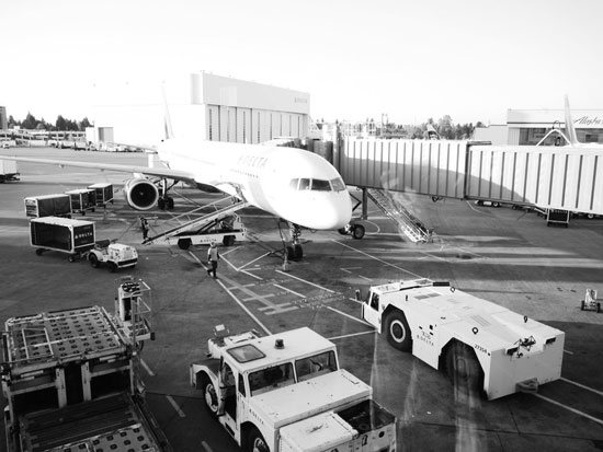 河南電視臺(tái)都市頻道記者拍到的繁忙的孟菲斯機(jī)場(chǎng) 河南電視臺(tái)都市頻道記者拍到的繁忙的孟菲斯機(jī)場(chǎng)