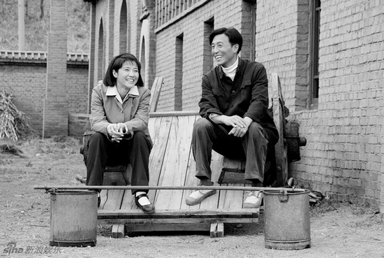 焦裕祿的妻子從縣委伙房借了小半桶水，焦裕祿說，這水是炊事員走四五里路擔(dān)來的，你這算剝削 《電視劇》焦