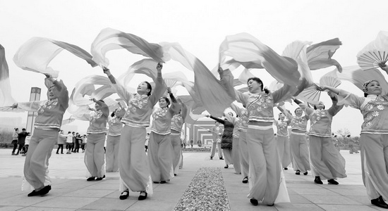 信陽(yáng)百花園廣場(chǎng)舞 信陽(yáng)百花園廣場(chǎng)舞