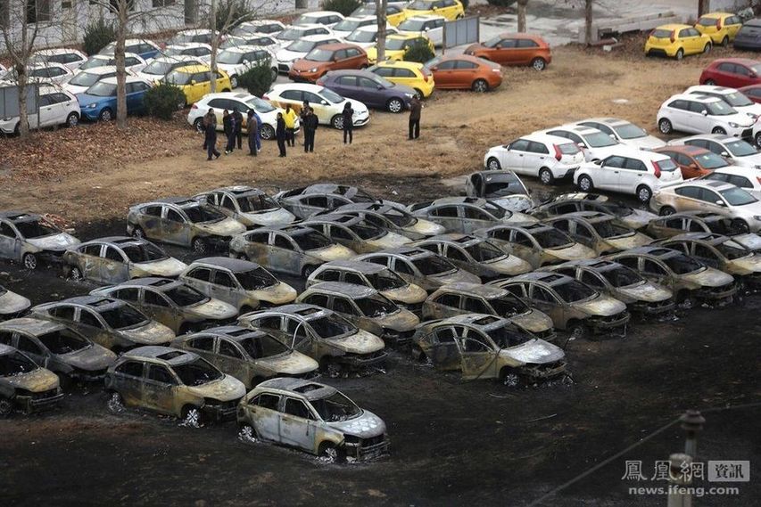 鄭州停車場(chǎng)大火后的場(chǎng)景