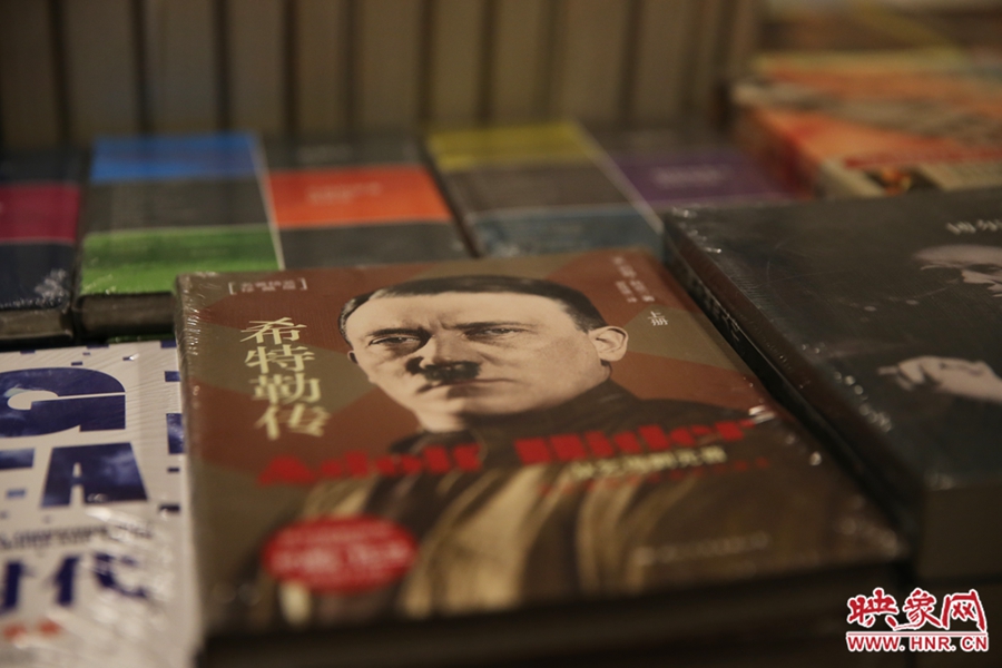 書店內(nèi)的書。