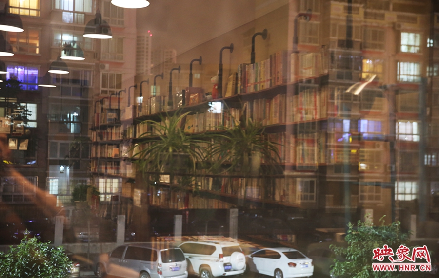 在城市的夜里，今后將有一扇屬于書的亮著的窗。