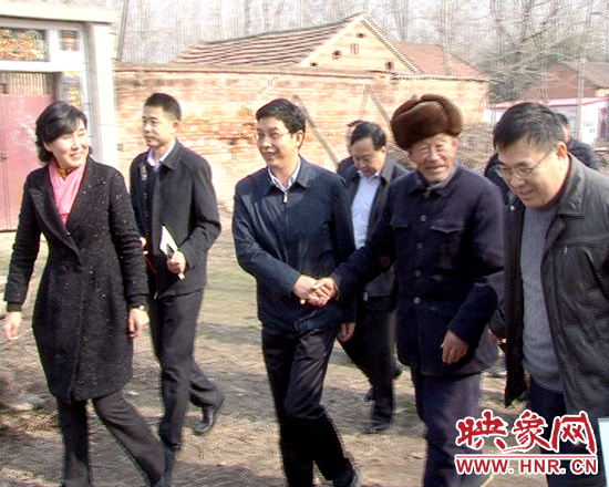 金冬江、李萬順、吳文立一行赴正陽縣慰問